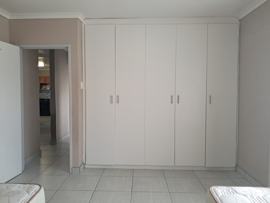 To Let 3 Bedroom Property for Rent in Wavecrest Eastern Cape